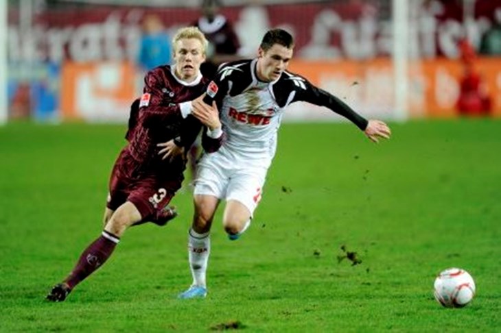 Lakić pocrvenio, Kaiserslauternu bod