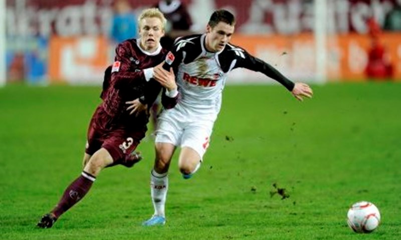 Lakić pocrvenio, Kaiserslauternu bod