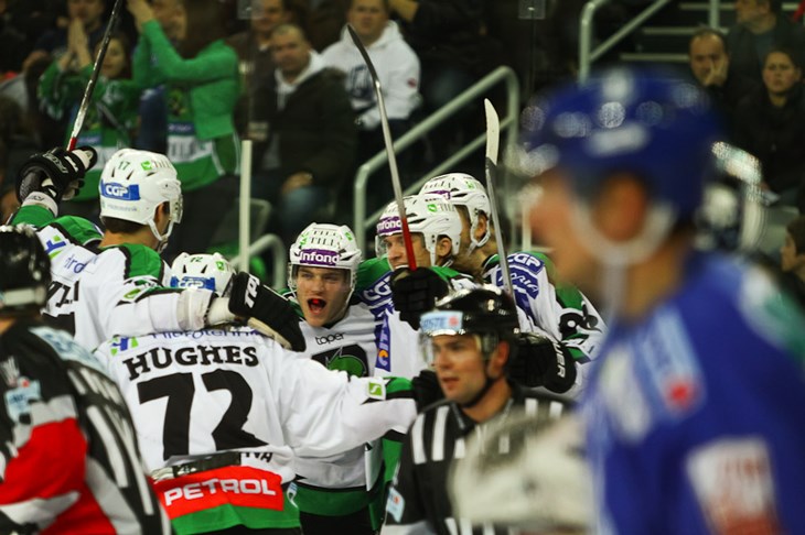 Olimpija razbila KAC