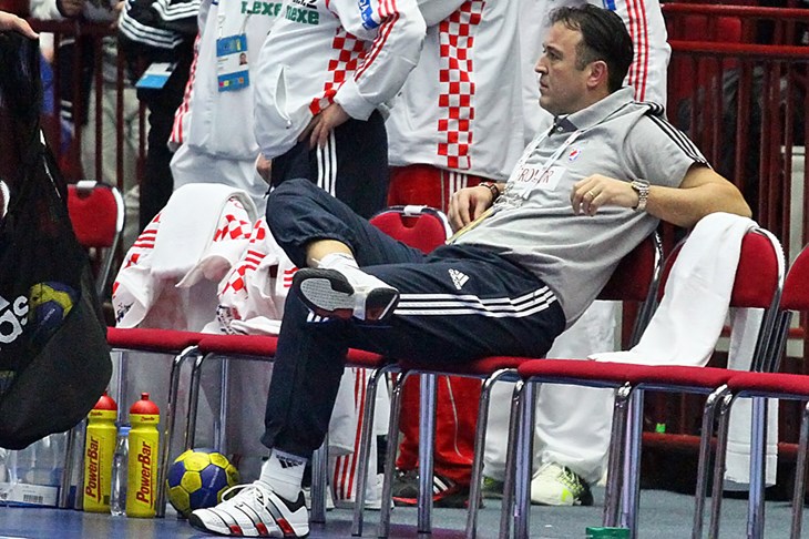 Goluža bez komentara