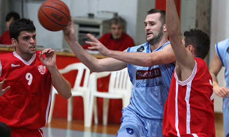 Šimović lomio, Češković slomio Sonik