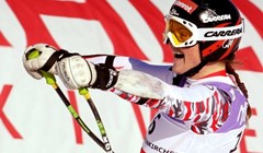 Elisabeth Görgl slavila u superveleslalomu, Vonn pad spriječio u upisivanju u povijest