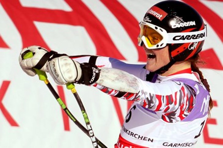 Elisabeth Görgl slavila u superveleslalomu, Vonn pad spriječio u upisivanju u povijest