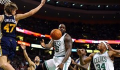 Pierce upitan, Shaq out