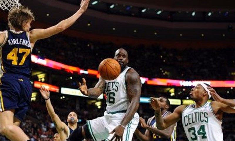 Pierce upitan, Shaq out
