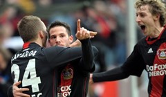 Bayer slomio Stuttgart, Schalkeu poraz