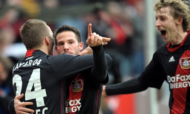 Bayer slomio Stuttgart, Schalkeu poraz