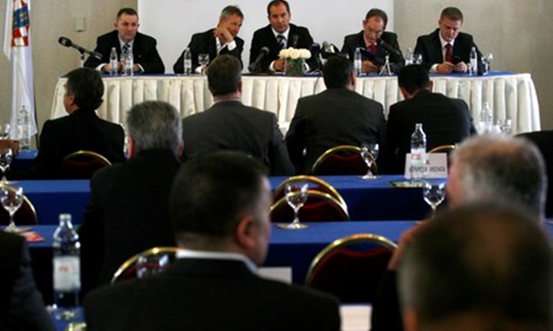 FIFA i UEFA ne priznaju Štimčev izbor