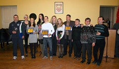 Ude, Tkalčec, rukometaši, karatistice