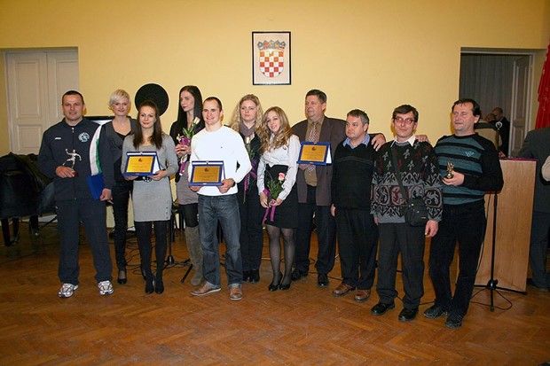 Ude, Tkalčec, rukometaši, karatistice