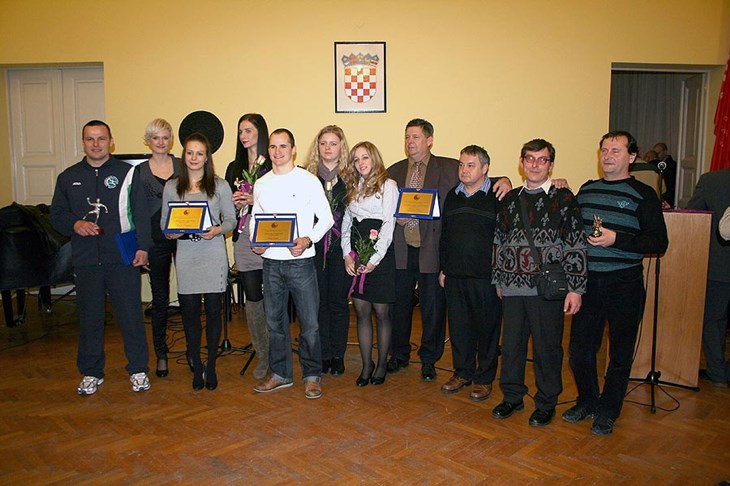 Ude, Tkalčec, rukometaši, karatistice