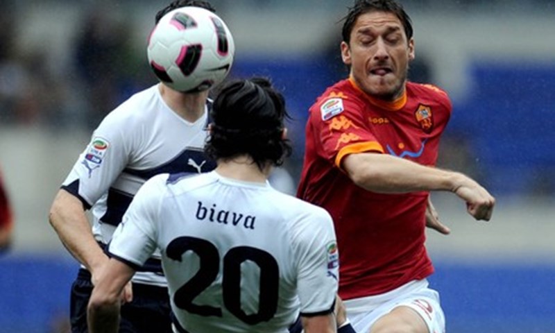 Totti odlučio derbi, Milan propustio šansu