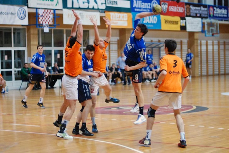 Splićani u krizi, Medvjedi pobjeđuju