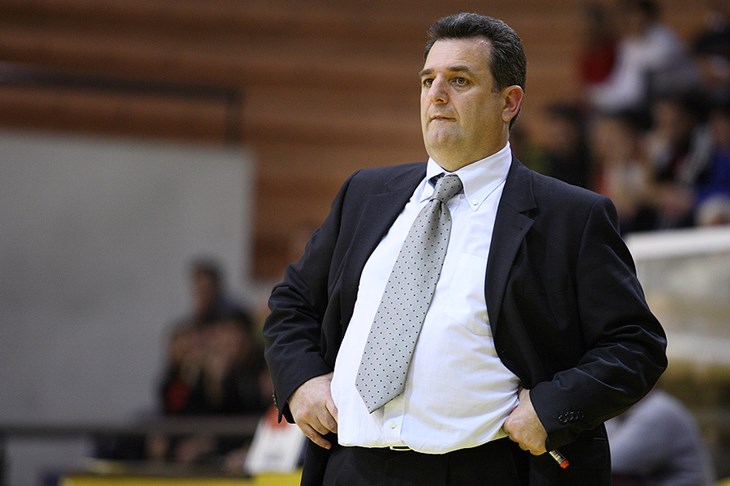 Sonik Puntamika otpustila trenera