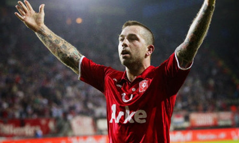 Twente u derbiju preuzeo vrh