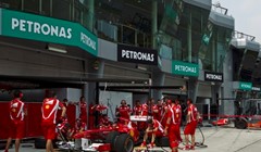 Pogled na stazu i pogled u nebo