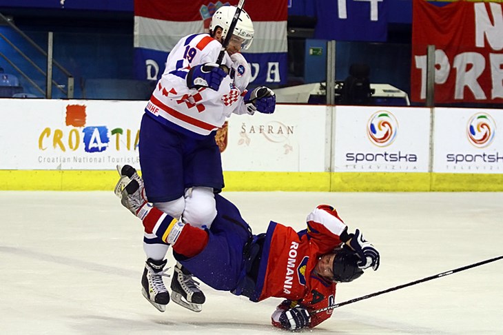 Mladi Hrvati bez snage u završnici