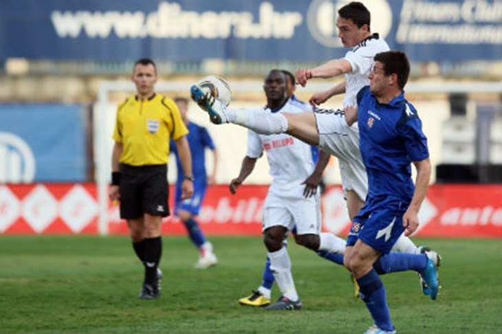 Slaven traži čudo, Dinamo odrađuje