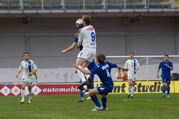 Plemići svladali bijelo-plave