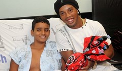 Ronaldinho ne treba operaciju