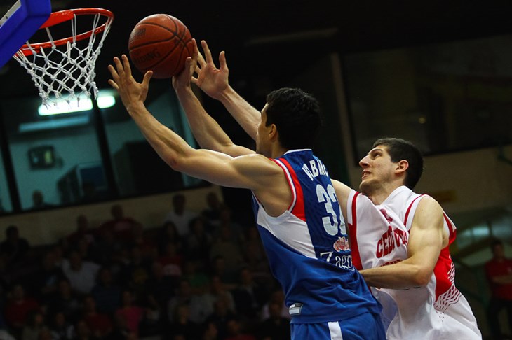 Novi Amerikanac na pragu Cibone