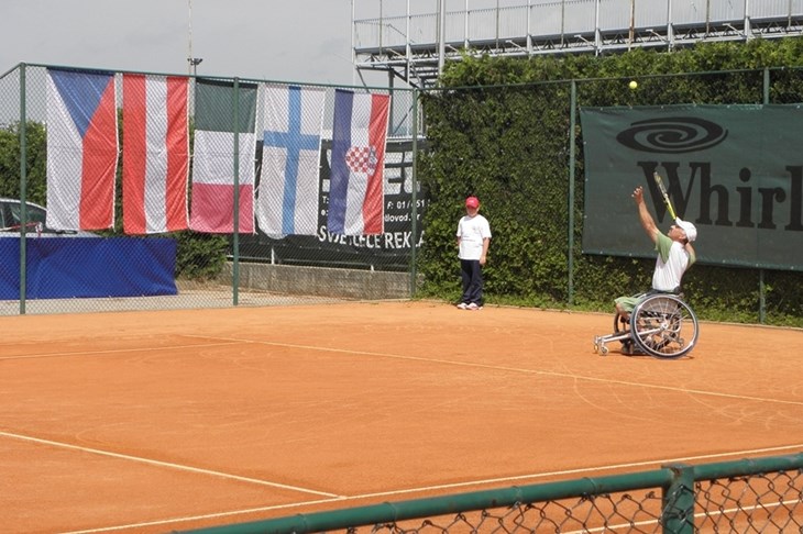 Tenis u kolicima u središtu Zagreba