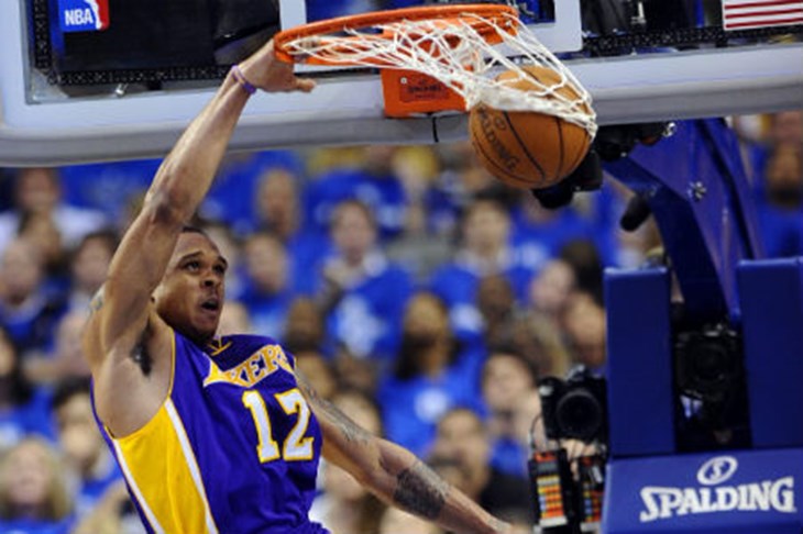 Rick Adelman blizu klupe Lakersa