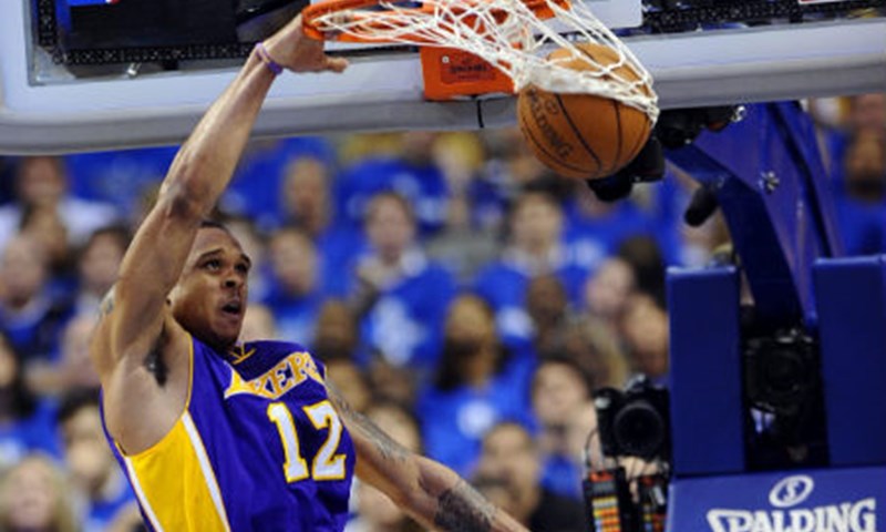 Rick Adelman blizu klupe Lakersa