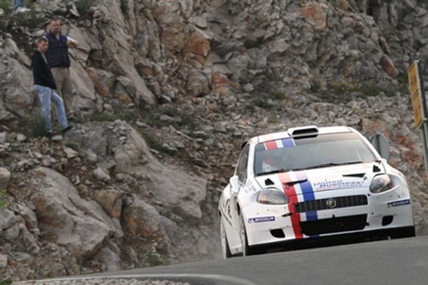 Rossetti očekivano u vodstvu