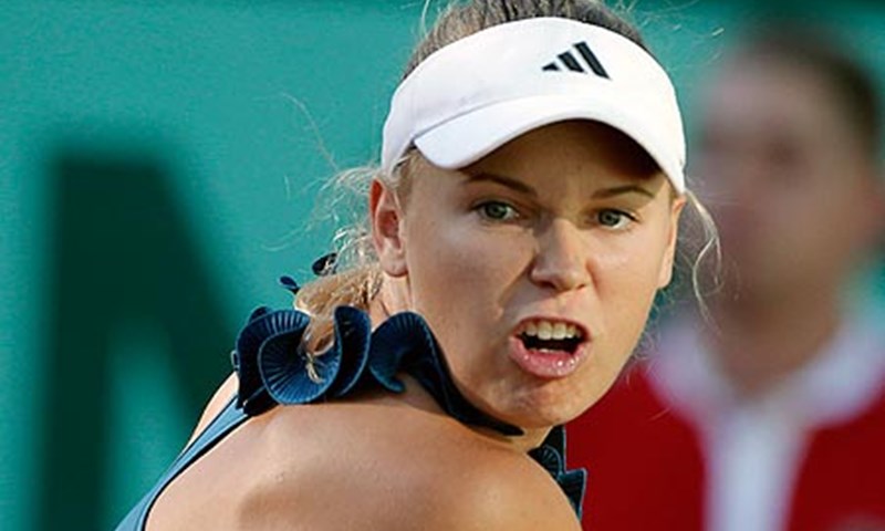 Wozniacki i Schiavone dominantno