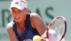 Wozniacki deklasirana, pala i Stosur