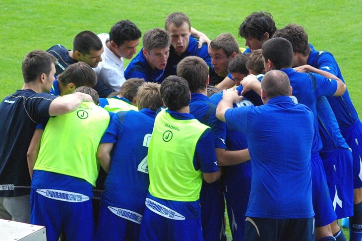 Hajduk se sa 6:1 protiv Dynama pridružio Dinamu u finalu