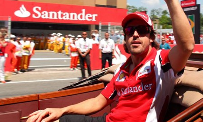 Alonso ljut na kišu i na Buttona
