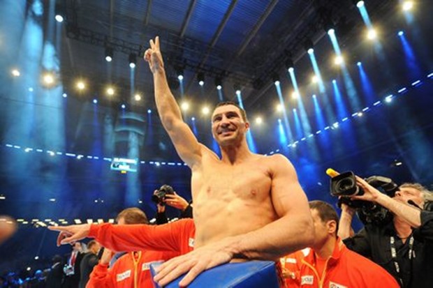 Video: Vladimir Kličko jednoglasnom odlukom sudaca 18. put zaredom obranio naslov prvaka