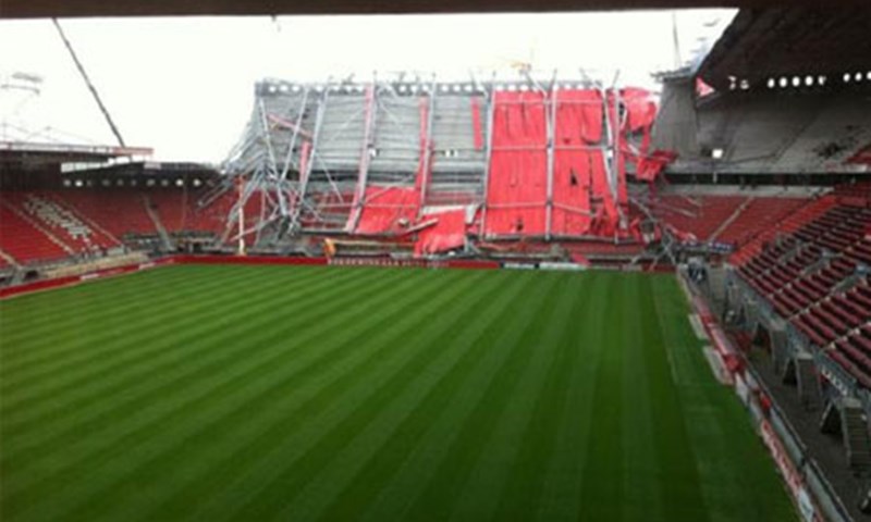 Srušila se tribina Twenteovog stadiona