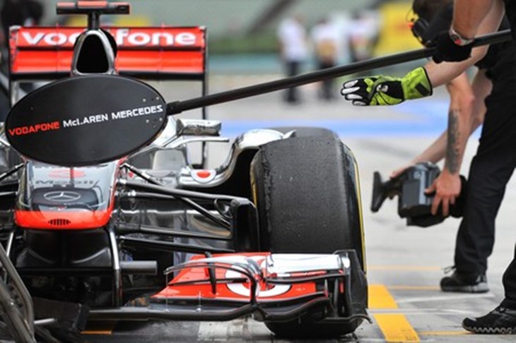 Button dobitnik, Hamilton gubitnik u Mađarskoj