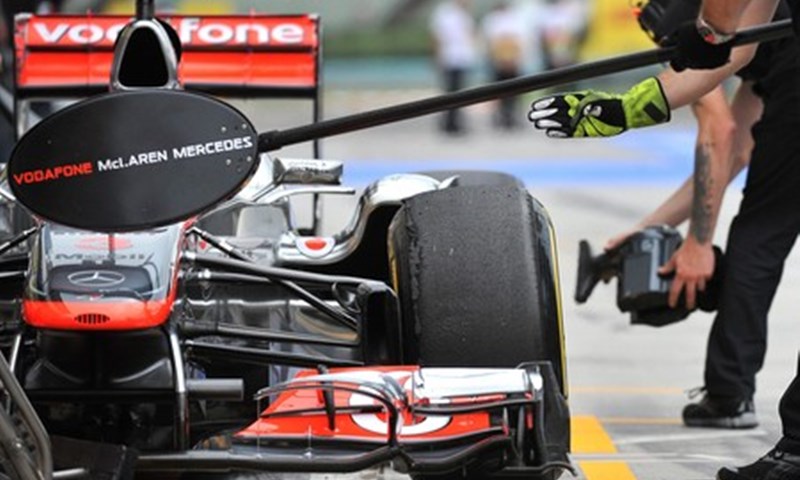 Button dobitnik, Hamilton gubitnik u Mađarskoj