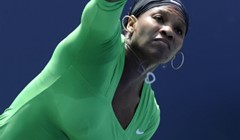 Serena uvjerljiva, Clijsters ozlijeđena