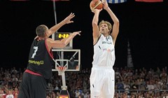 Nowitzki, Kaman i još desetorica