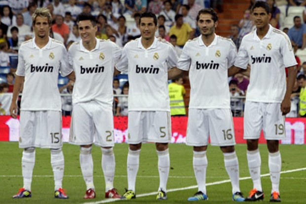 Video: Realu Trofej Santiago Bernabeu