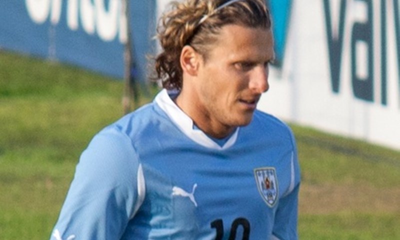 Nakon odlaska iz Intera, Forlan karijeru nastavlja u Brazilu