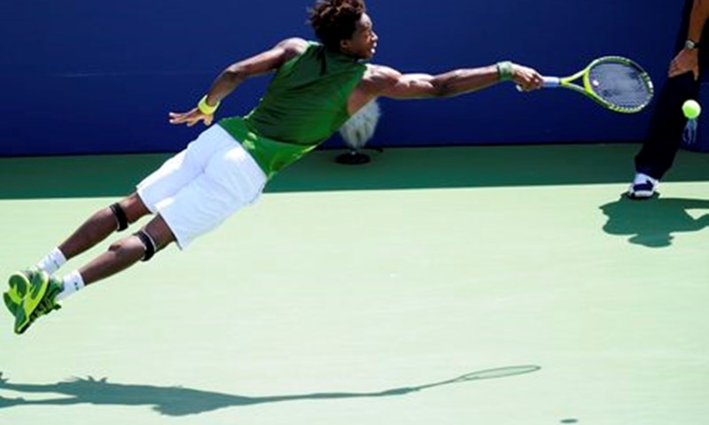 Federer za 77 minuta do Čilića
