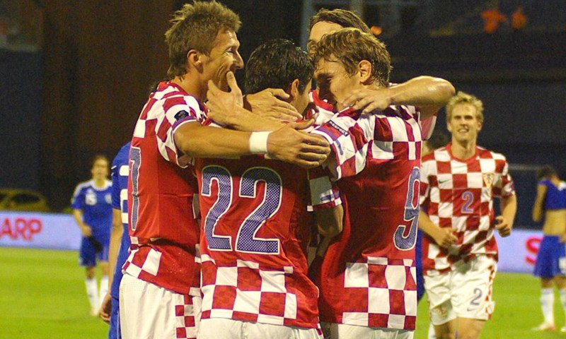 Napadači se "probudili", pridružio im se Srna