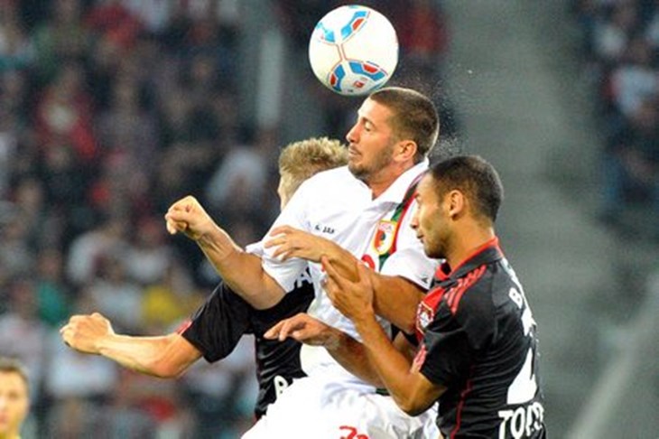 Bayer dominantan u Augsburgu