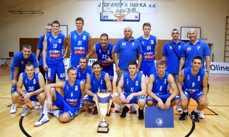 Široki iznad dalmatinske trojke