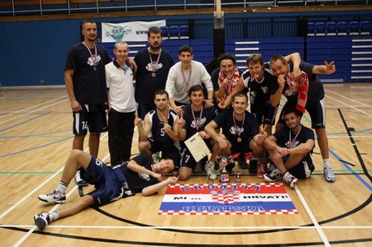 Pomozimo gluhim košarkašima