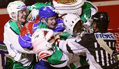 Video: Lamoureux zaradio disciplinsku kaznu