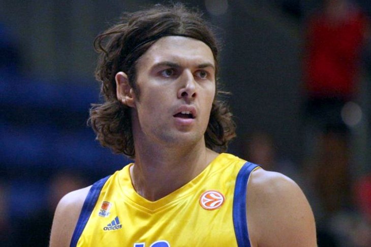 Simon drži vrh, "prijeti" Lončar