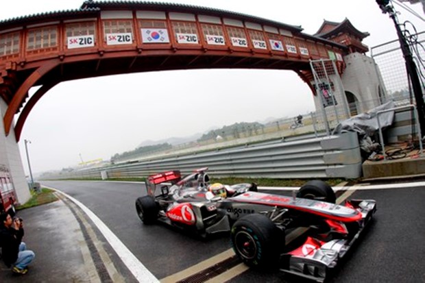 Hamilton prekinuo niz Red Bulla