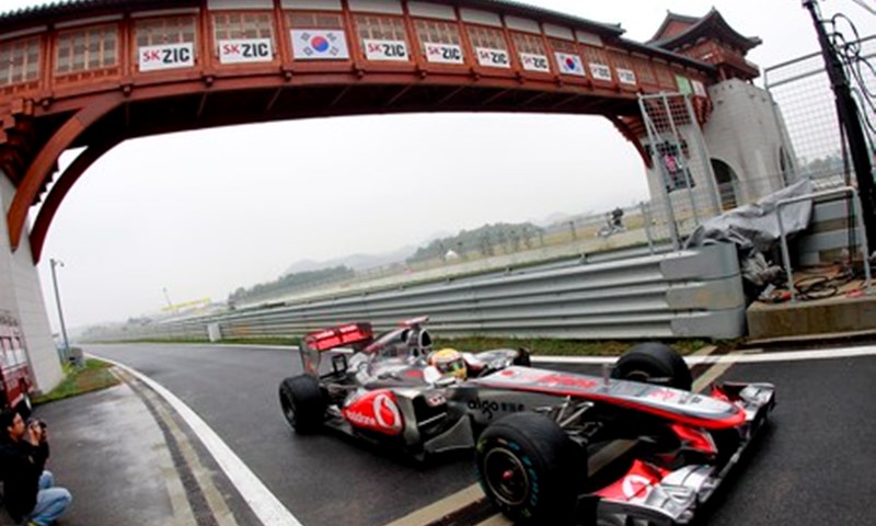 Hamilton prekinuo niz Red Bulla